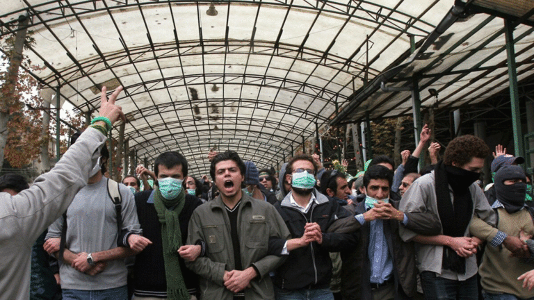 صدای جنبش دانشجویی بلندتر می شود