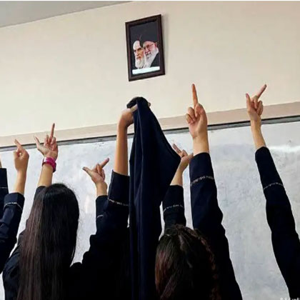 خامنه‌ای و معضل لاینحل زنان در نظام جمهوری اسلامی