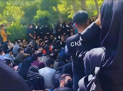 روحیه انقلابی پابرجاست